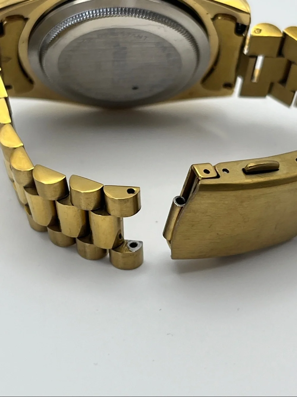 1985 Nibosi Gold Men's Watch with Black Dial and Day Display